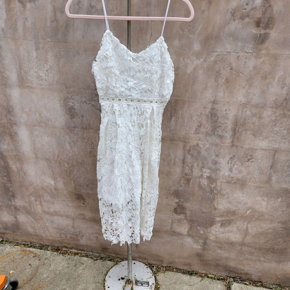 Chic wish white lace overlay dress